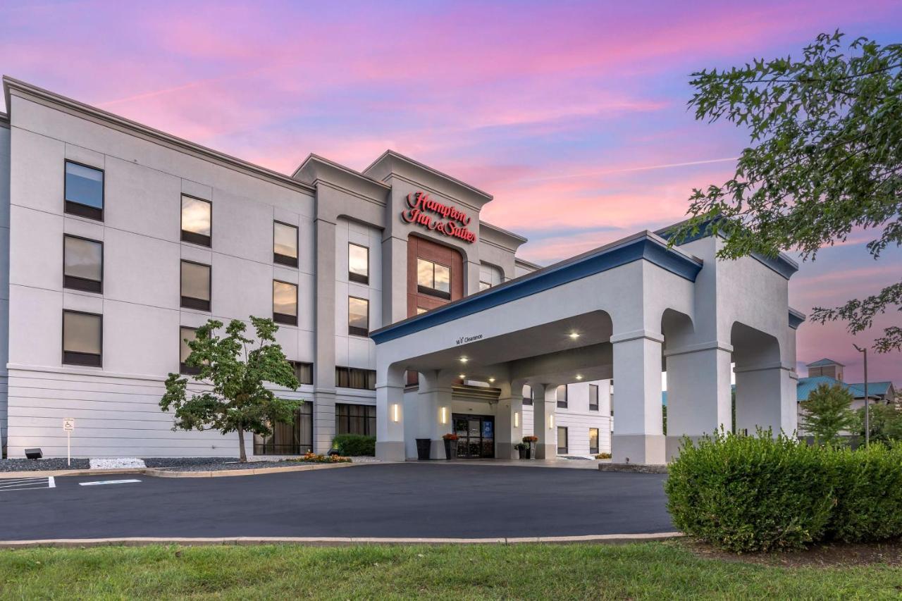 Hampton Inn & Suites Louisville East Exterior foto