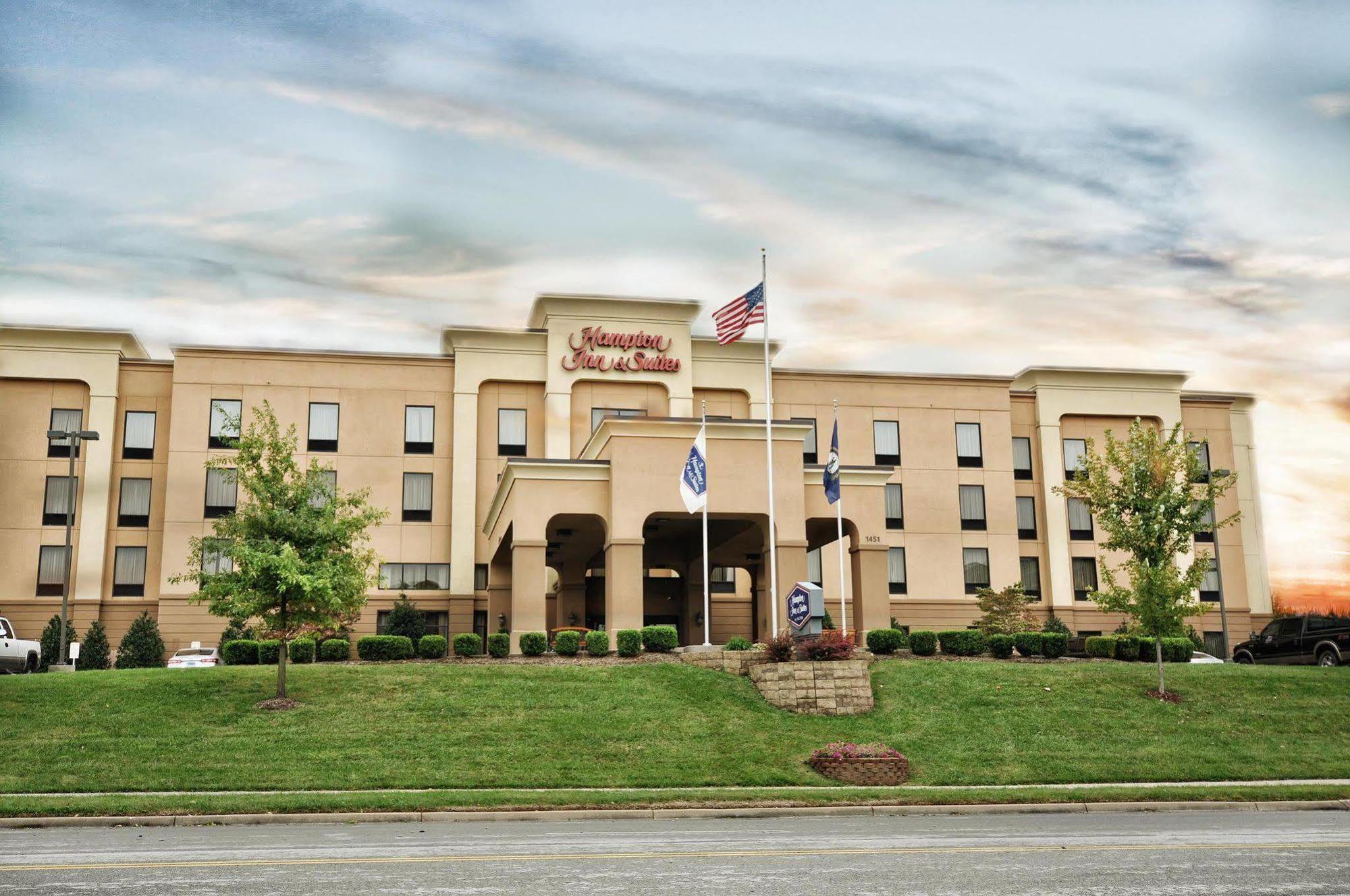Hampton Inn & Suites Louisville East Exterior foto